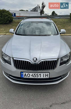 Універсал Skoda Superb 2013 в Ужгороді