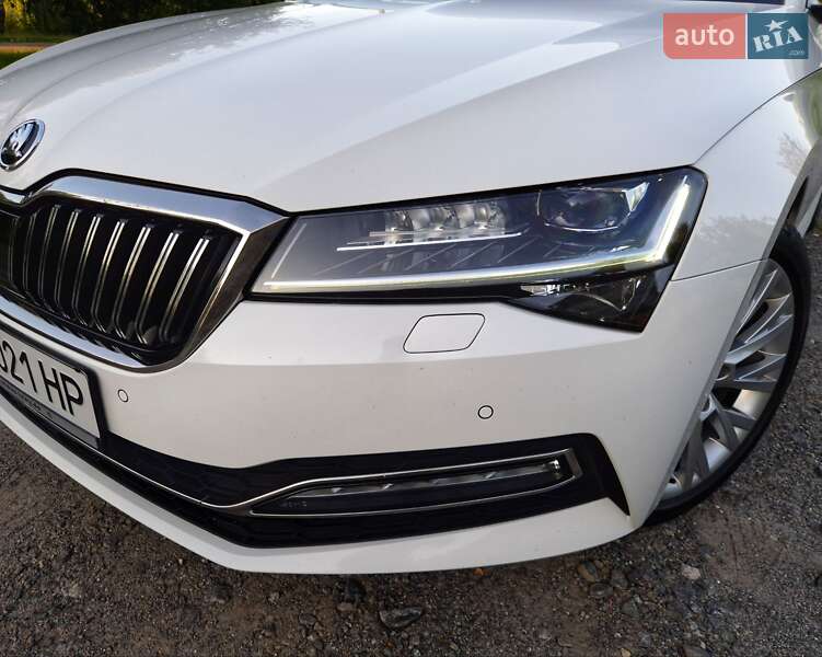 Универсал Skoda Superb 2019 в Староконстантинове