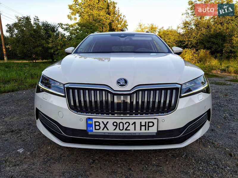 Универсал Skoda Superb 2019 в Староконстантинове