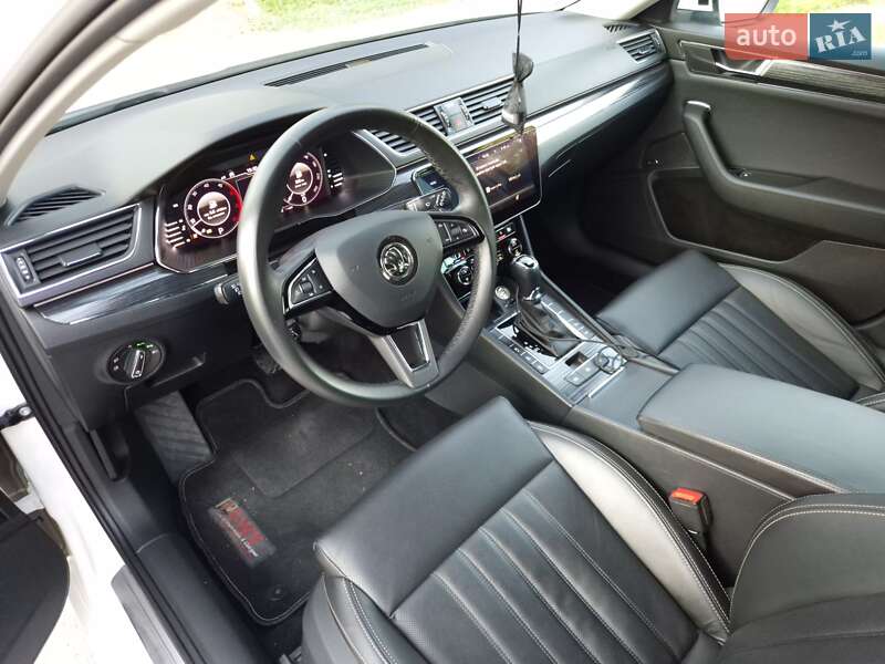 Универсал Skoda Superb 2019 в Староконстантинове