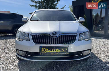 Лифтбек Skoda Superb 2013 в 