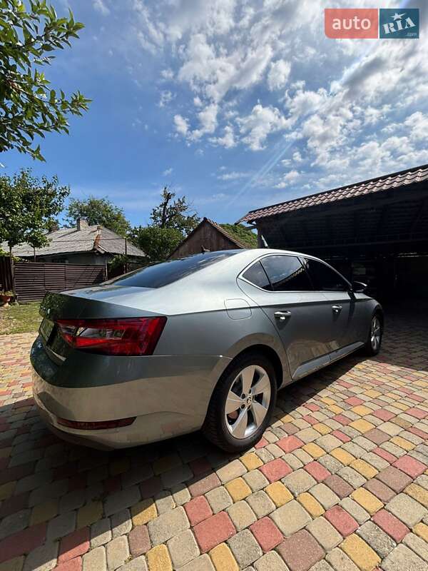 Лифтбек Skoda Superb 2019 в Мукачево