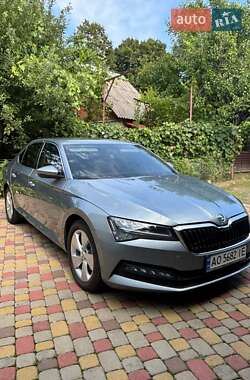 Лифтбек Skoda Superb 2019 в 