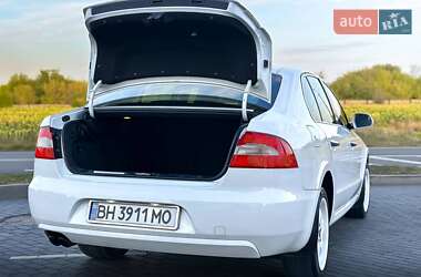 Лифтбек Skoda Superb 2012 в 