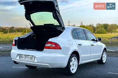 Лифтбек Skoda Superb 2012 в 