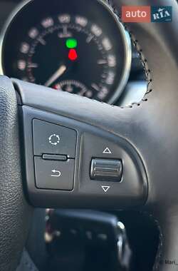 Лифтбек Skoda Superb 2012 в 