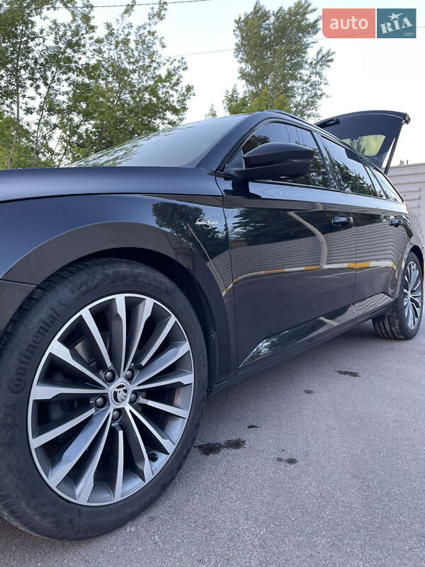 Универсал Skoda Superb 2015 в Ирпене