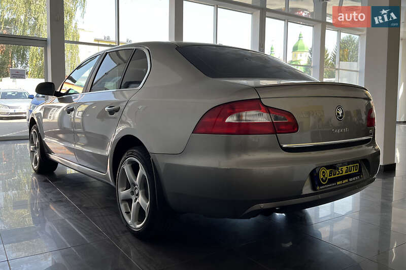 Лифтбек Skoda Superb 2013 в Шептицькому