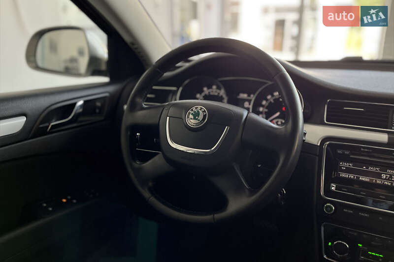 Лифтбек Skoda Superb 2013 в Шептицькому