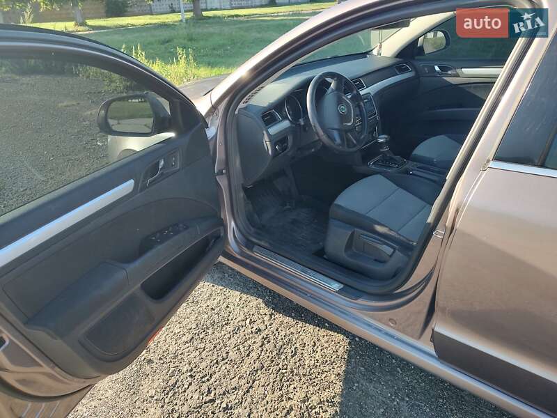 Лифтбек Skoda Superb 2012 в Киеве