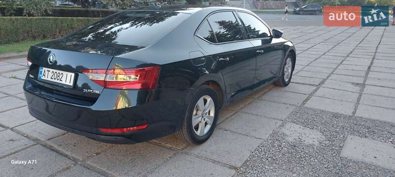 Лифтбек Skoda Superb 2017 в Калуше
