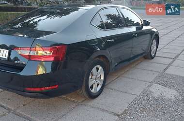 Лифтбек Skoda Superb 2017 в 