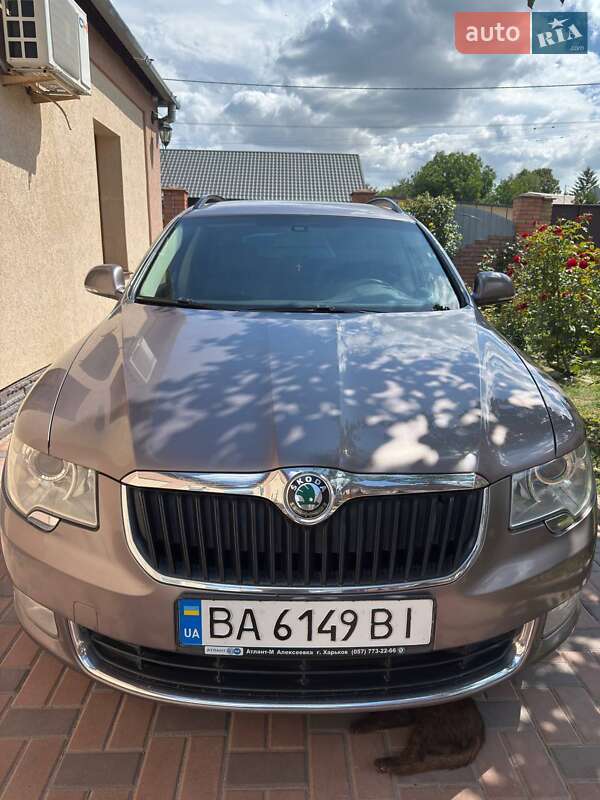 Универсал Skoda Superb 2012 в Кропивницком
