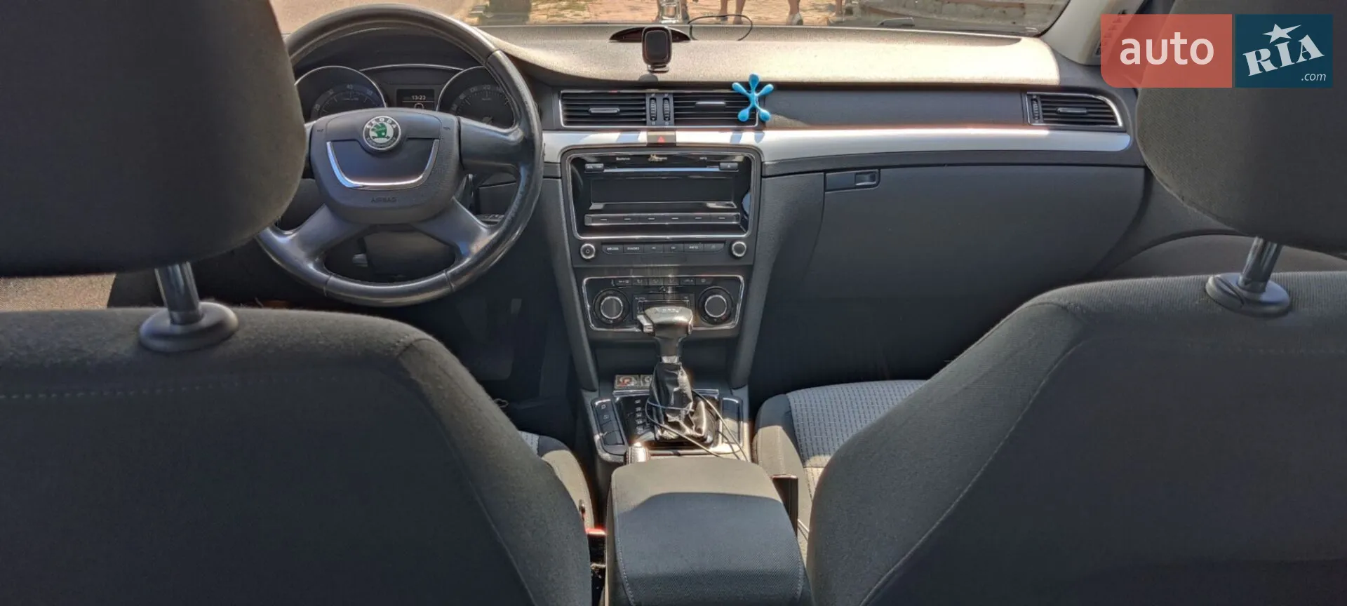2010 Skoda Superb - мініатюра 2