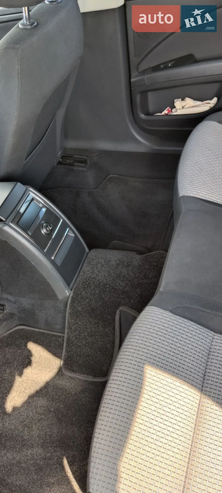 2010 Skoda Superb - мініатюра 8