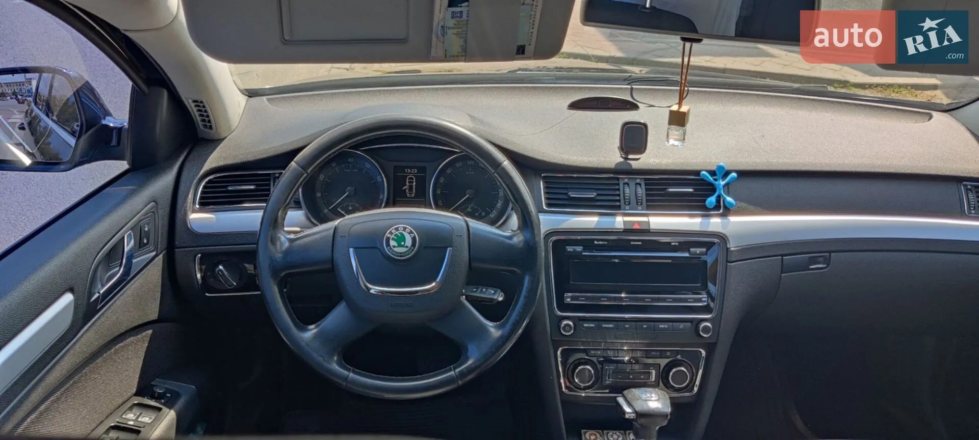 2010 Skoda Superb - мініатюра 12