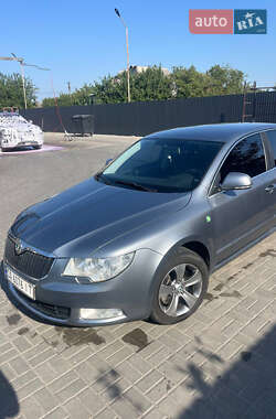 Лифтбек Skoda Superb 2012 в 