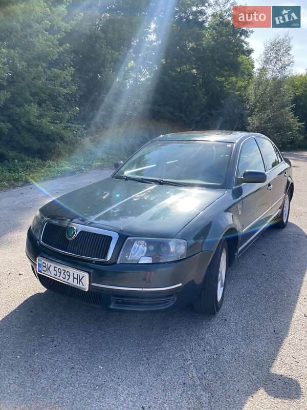 Лифтбек Skoda Superb 2004 в Ровно