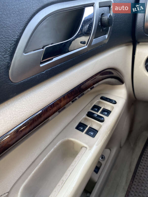 Лифтбек Skoda Superb 2004 в Ровно