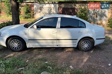 Лифтбек Skoda Superb 2002 в 