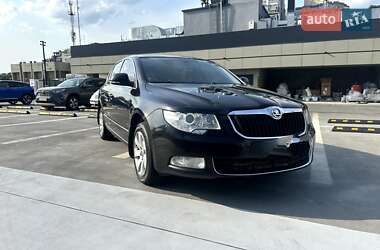 Лифтбек Skoda Superb 2013 в Киеве