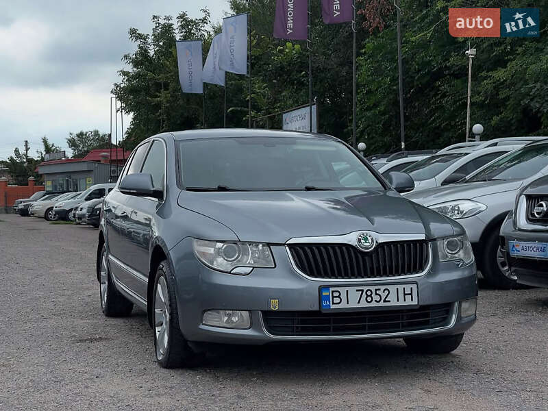 Лифтбек Skoda Superb 2012 в 