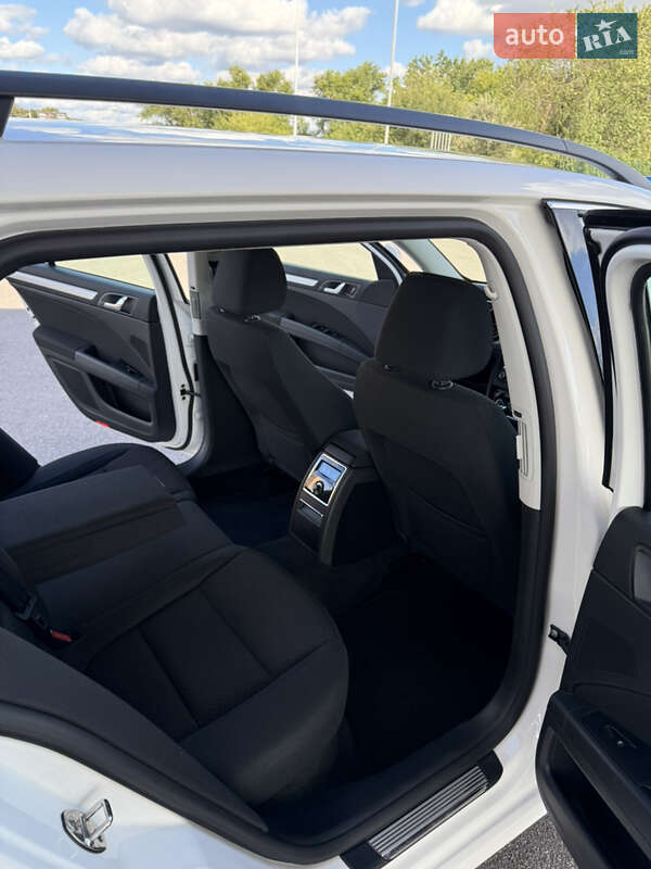 Универсал Skoda Superb 2014 в Днепре