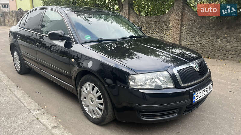 Лифтбек Skoda Superb 2003 в Львове