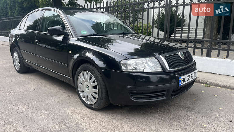 Лифтбек Skoda Superb 2003 в Львове