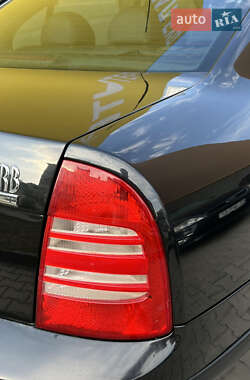 Лифтбек Skoda Superb 2005 в 