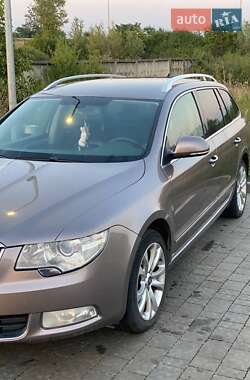 Універсал Skoda Superb 2010 в Ужгороді