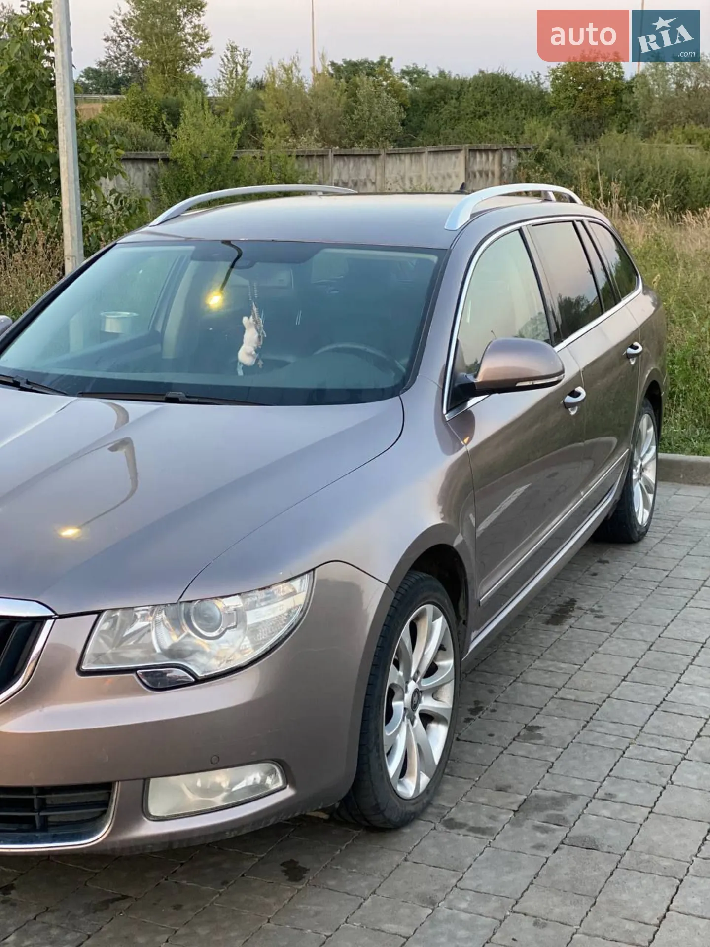 2010 Skoda Superb - мініатюра 10
