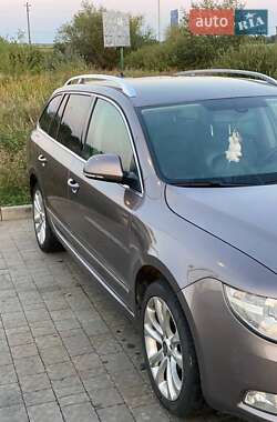 Універсал Skoda Superb 2010 в Ужгороді