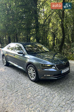 Лифтбек Skoda Superb 2016 в 