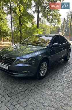 Лифтбек Skoda Superb 2016 в 