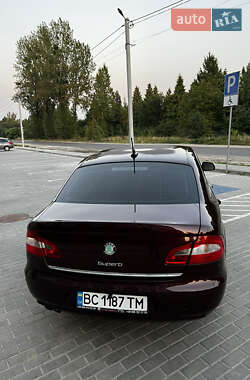Лифтбек Skoda Superb 2008 в 