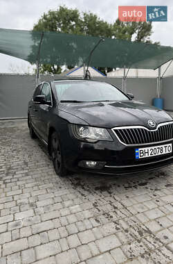 Лифтбек Skoda Superb 2014 в 