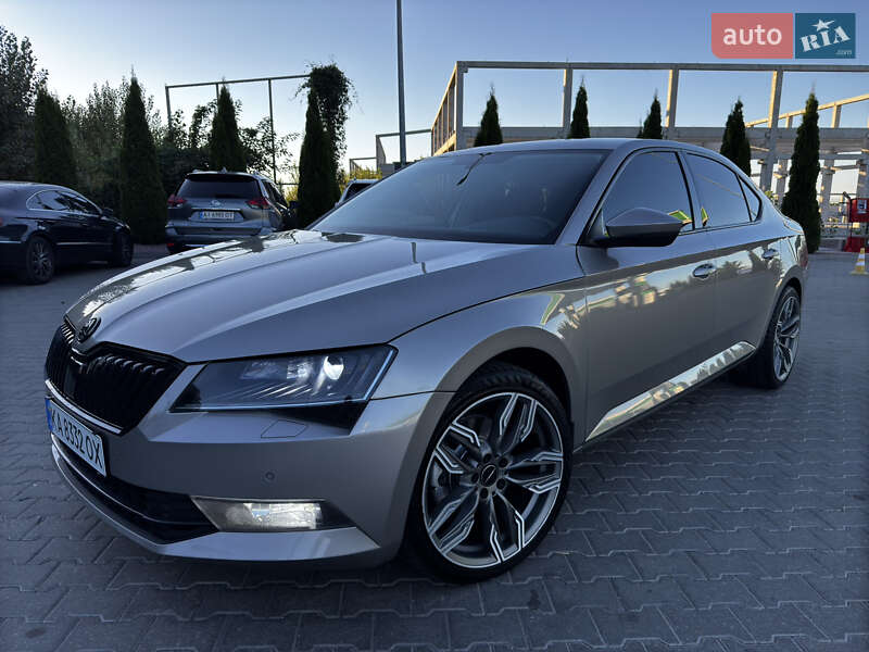 Лифтбек Skoda Superb 2018 в 