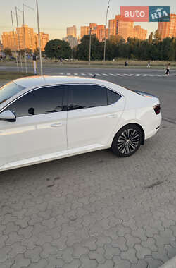 Лифтбек Skoda Superb 2018 в 