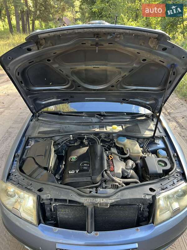 Лифтбек Skoda Superb 2003 в Тростянце