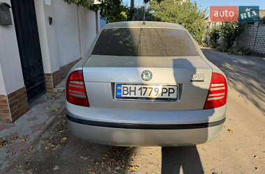 Лифтбек Skoda Superb 2005 в 