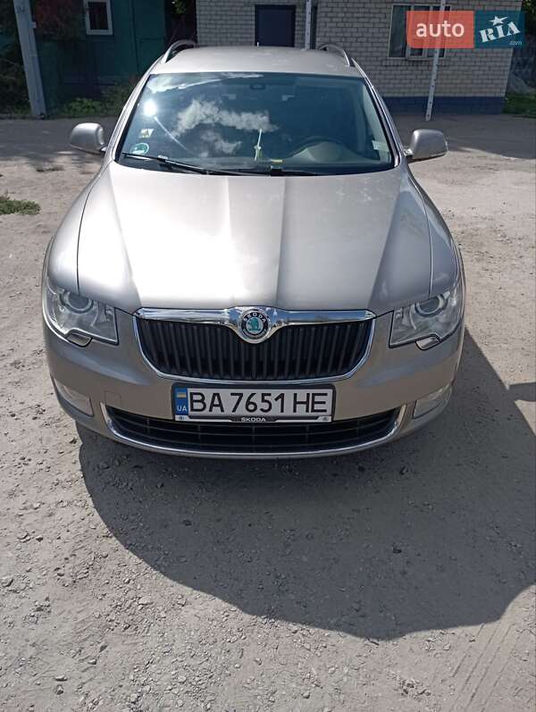 Универсал Skoda Superb 2013 в Александрие