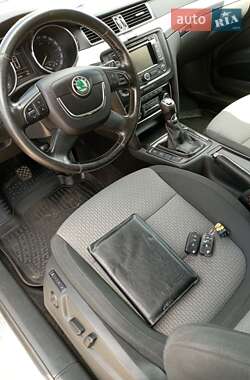 Универсал Skoda Superb 2013 в 