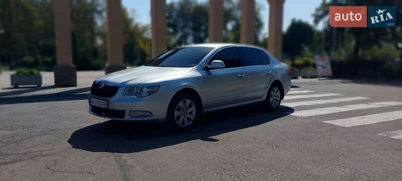 Лифтбек Skoda Superb 2012 в Краматорске