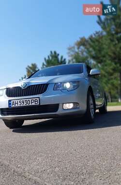 Лифтбек Skoda Superb 2012 в 