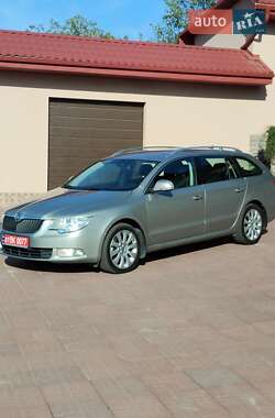 Универсал Skoda Superb 2011 в Ровно
