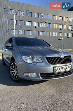 Універсал Skoda Superb 2013 в Харкові