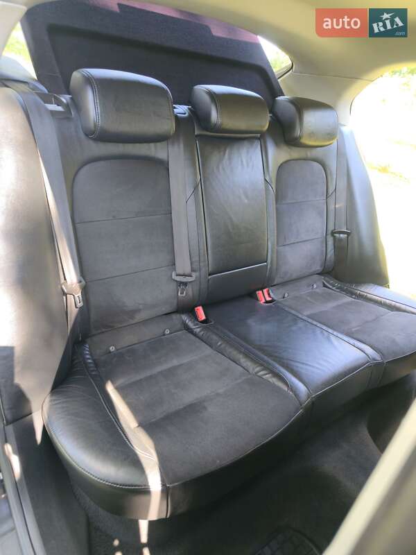 Лифтбек Skoda Superb 2011 в Черновцах