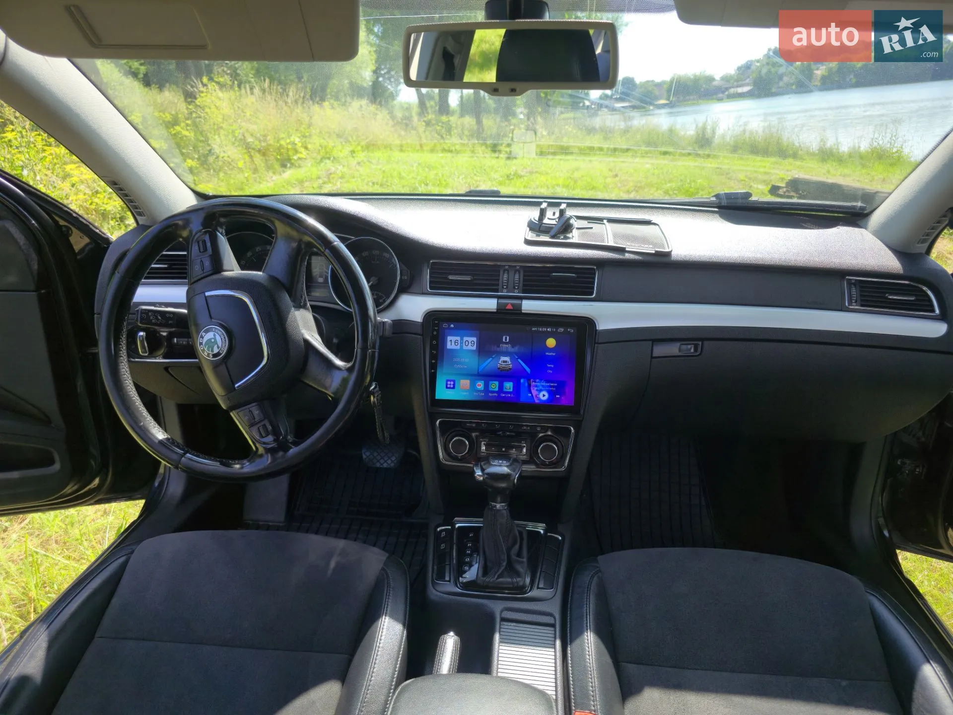 2011 Skoda Superb - мініатюра 16