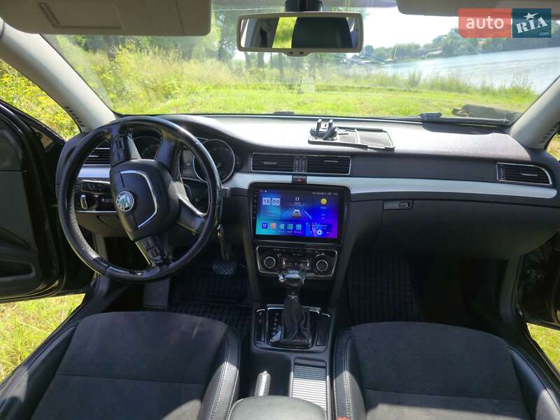 Лифтбек Skoda Superb 2011 в Черновцах